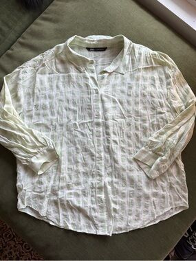 Zara Basic Lightweight Button-Up Shirt - Pale Green Checkered